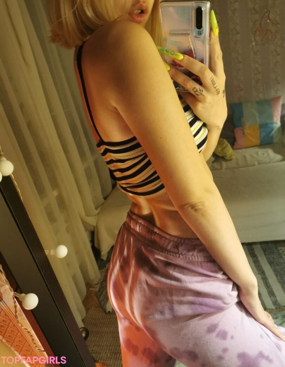 Naakte gelekte OnlyFans-foto van Funsnail #1459
