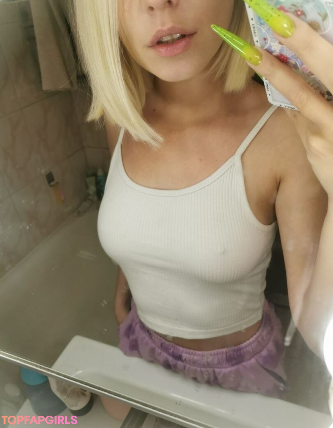 Naakte gelekte OnlyFans-foto van Funsnail #1536