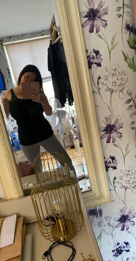 Naakte gelekte OnlyFans-foto van Aldana30