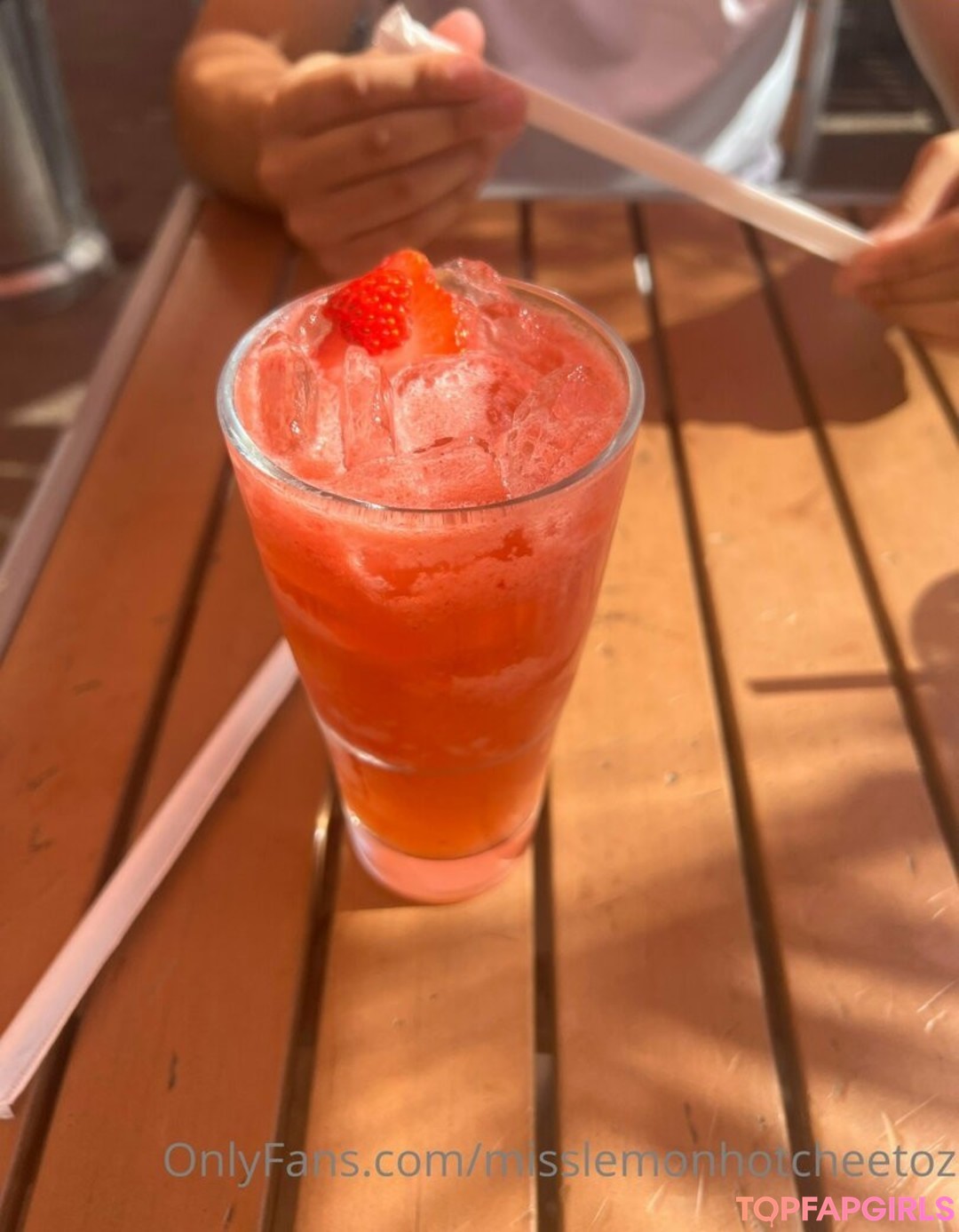 Naakte gelekte OnlyFans-foto van Theultimatedeciever #57 Naakte gelekte OnlyFans-foto van Theultimatedeciever #57