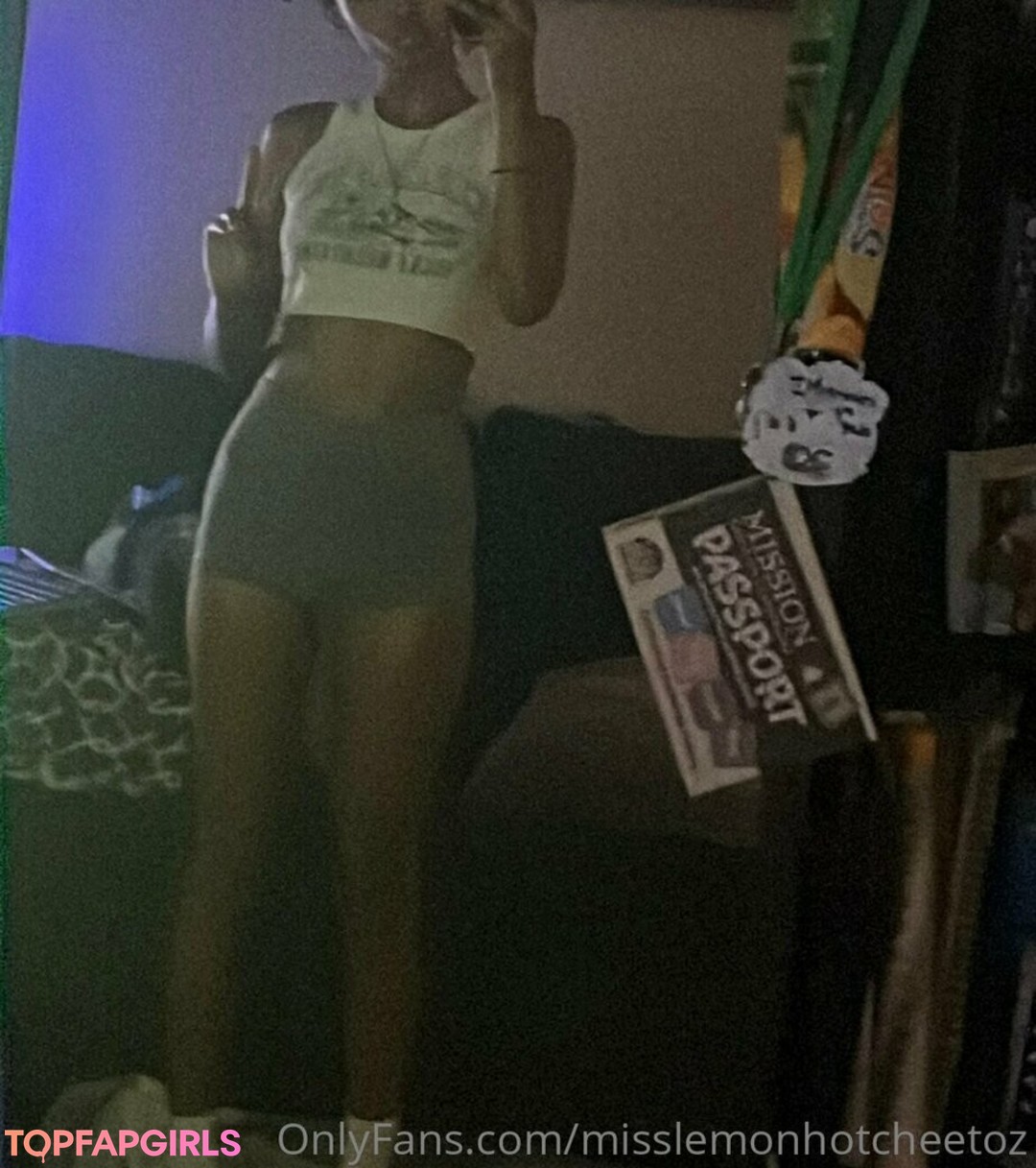 Naakte gelekte OnlyFans-foto van Theultimatedeciever #70 Naakte gelekte OnlyFans-foto van Theultimatedeciever #70