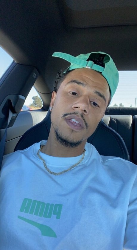 Naakte gelekte OnlyFans-foto van Lilfizz