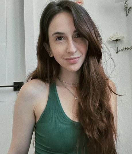 Naakte gelekte OnlyFans-foto van Amelia Samson