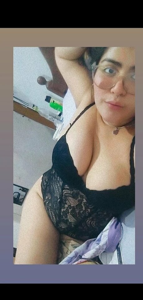 Naakte gelekte OnlyFans-foto van Mistressdakotaf