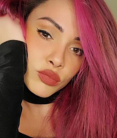 Naakte gelekte OnlyFans-foto van Melissa Santos
