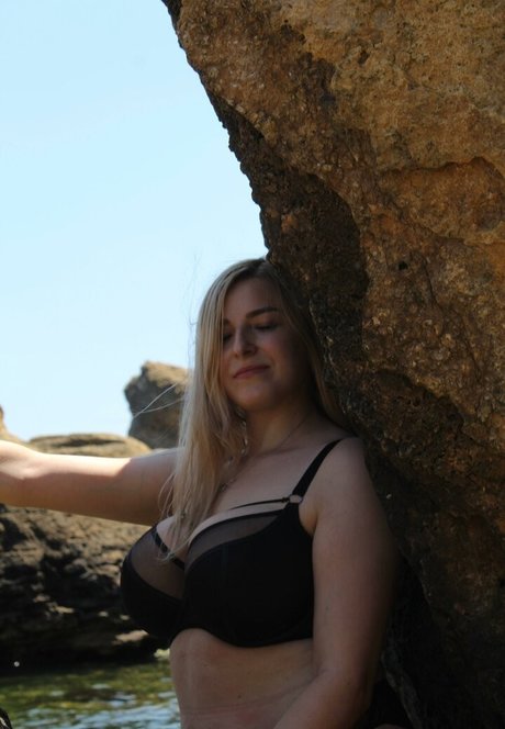 Naakte gelekte OnlyFans-foto van Mollyfox