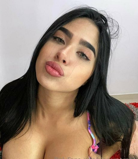 Naakte gelekte OnlyFans-foto van Alanamoreno