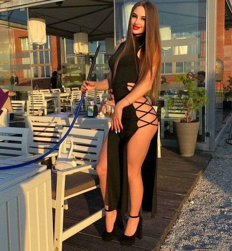Naakte gelekte OnlyFans-foto van Maria Grensi
