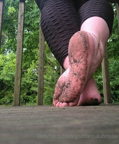 Naakte gelekte OnlyFans-foto van Goddessaubrislav