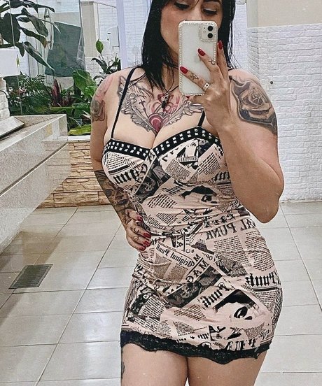Naakte gelekte OnlyFans-foto van Deborah Milano
