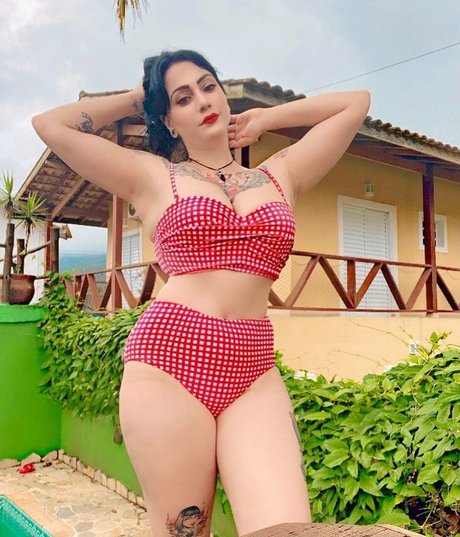 Naakte gelekte OnlyFans-foto van Deborah Milano