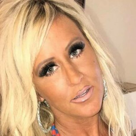Naakte gelekte OnlyFans-foto van Tamar House