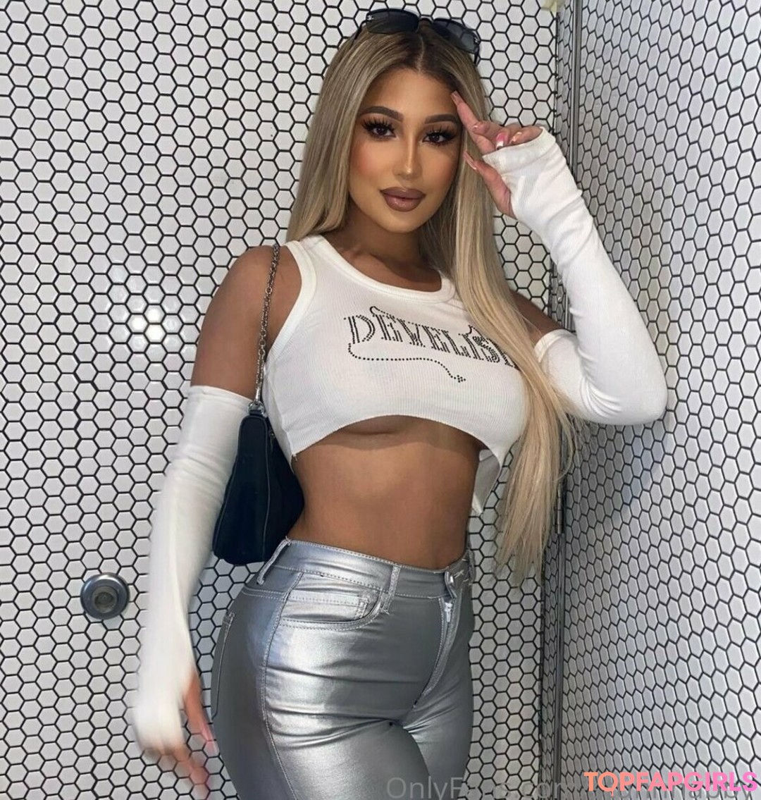 Naakte gelekte OnlyFans-foto van Stunnabby #13 Naakte gelekte OnlyFans-foto van Stunnabby #13