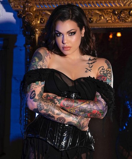 Naakte gelekte OnlyFans-foto van Baileysarian