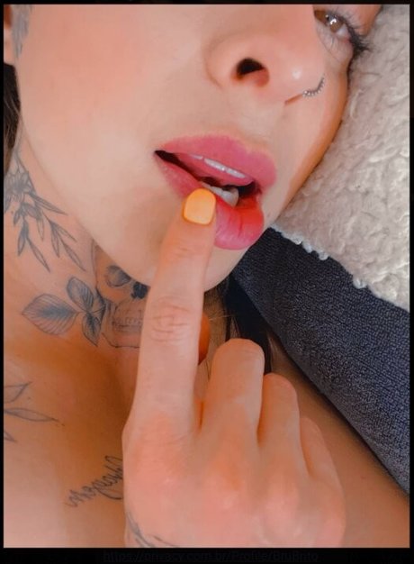 Naakte gelekte OnlyFans-foto van Bruna Brito Pro