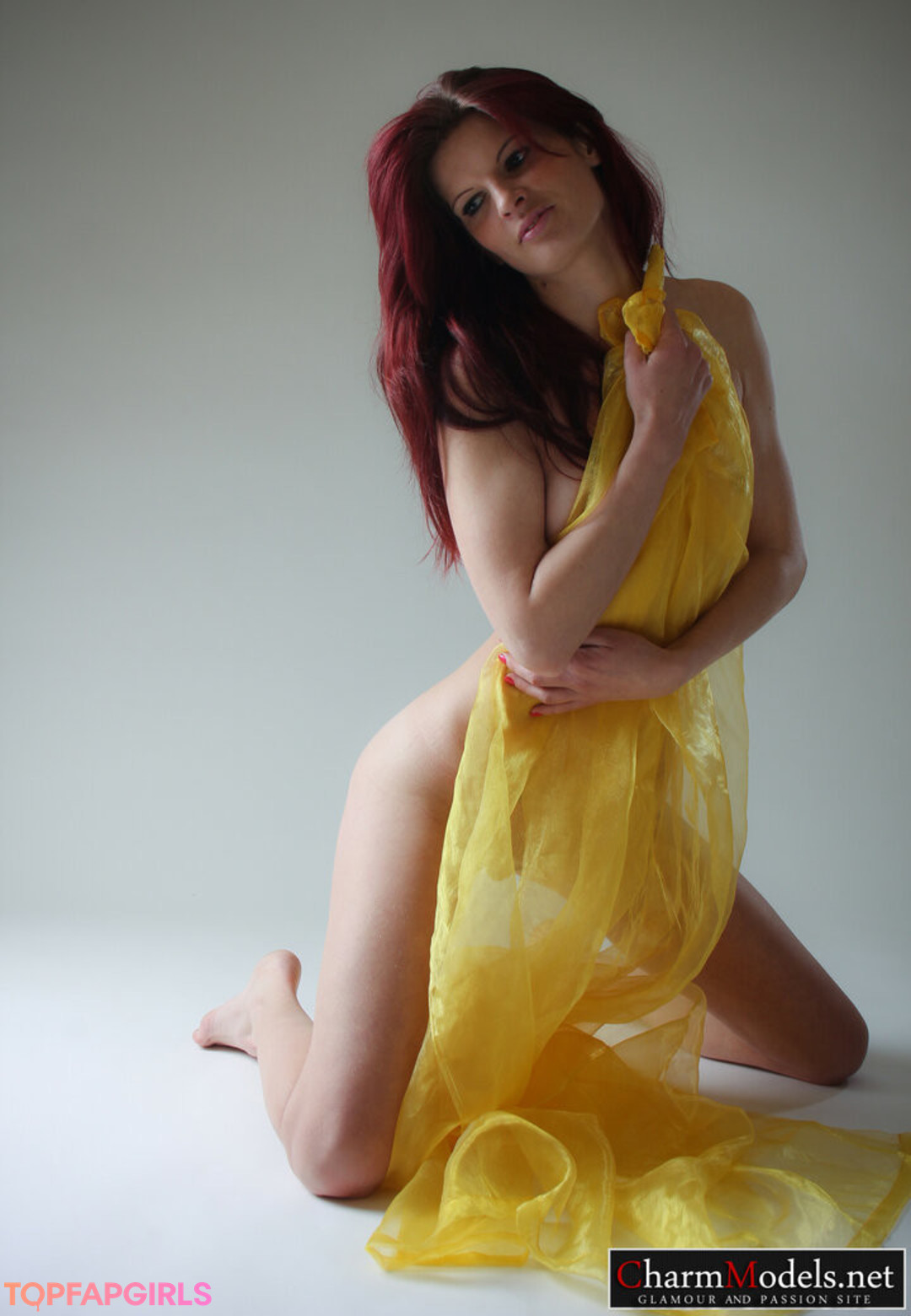Naakte gelekte OnlyFans-foto van Charmmodels #1021