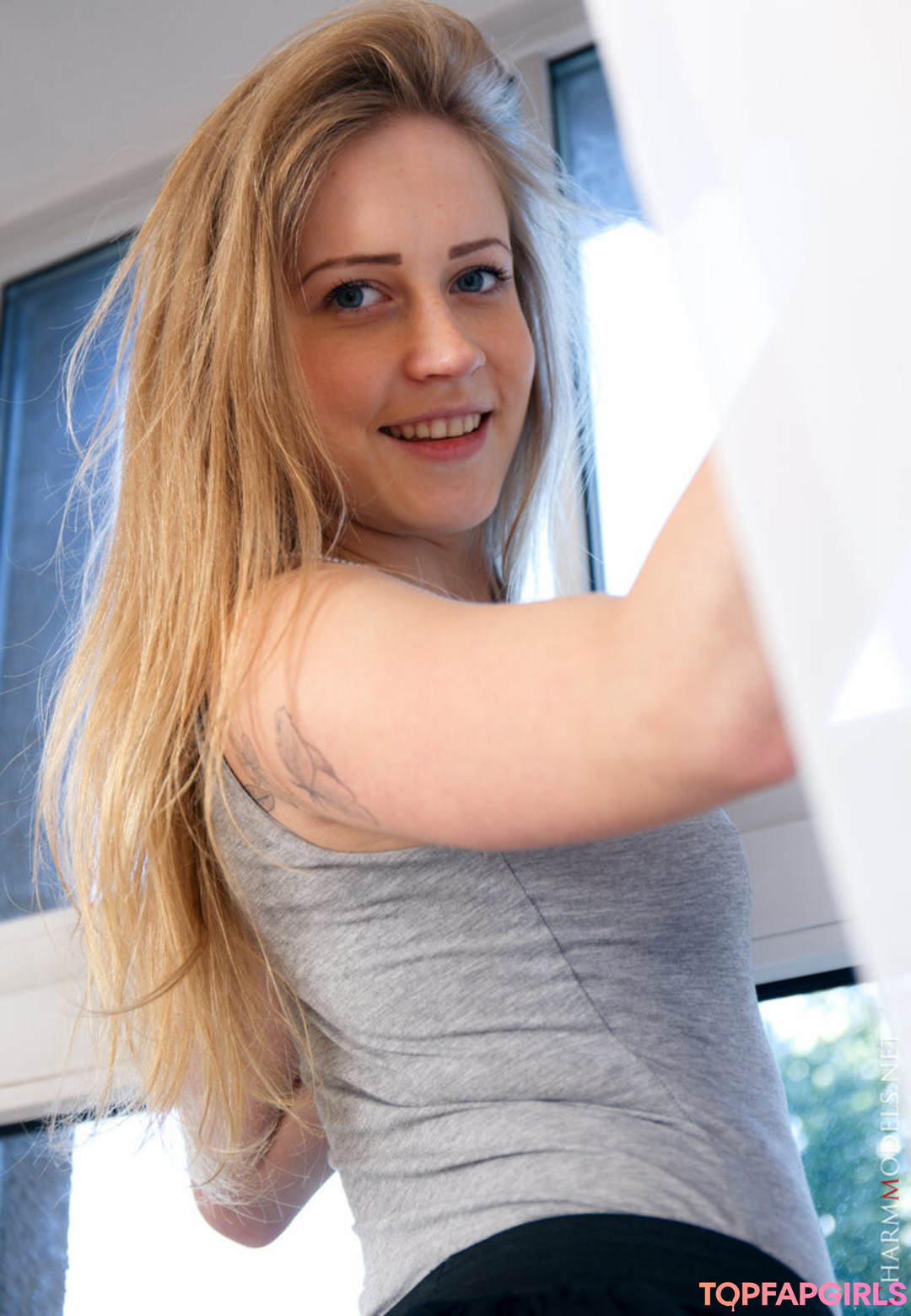 Naakte gelekte OnlyFans-foto van Charmmodels #1507
