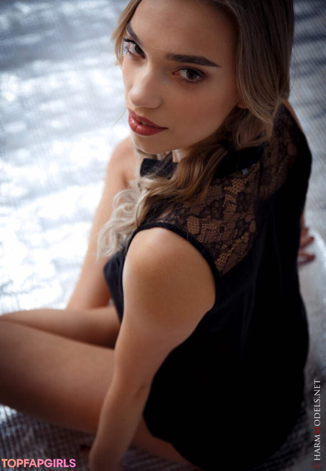Naakte gelekte OnlyFans-foto van Charmmodels #1860