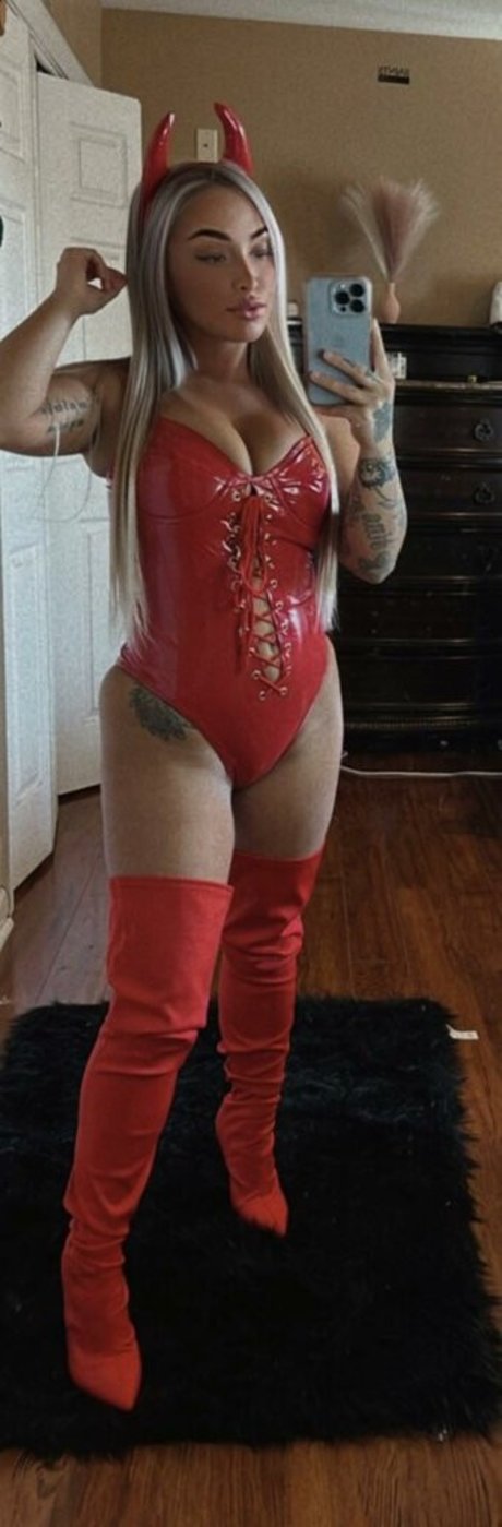 Naakte gelekte OnlyFans-foto van Miamichelle