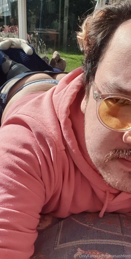 Naakte gelekte OnlyFans-foto van Jupitussyjep