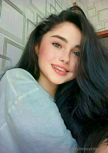 Kylienextdoor69