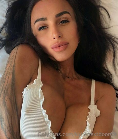Naakte gelekte OnlyFans-foto van Kylienextdoor69