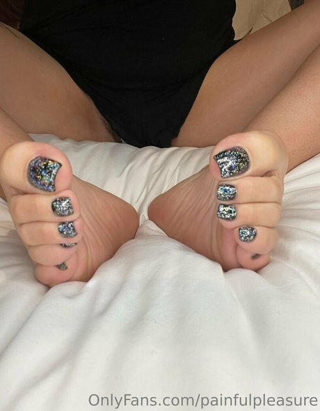 Naakte gelekte OnlyFans-foto van Painfulpleasure