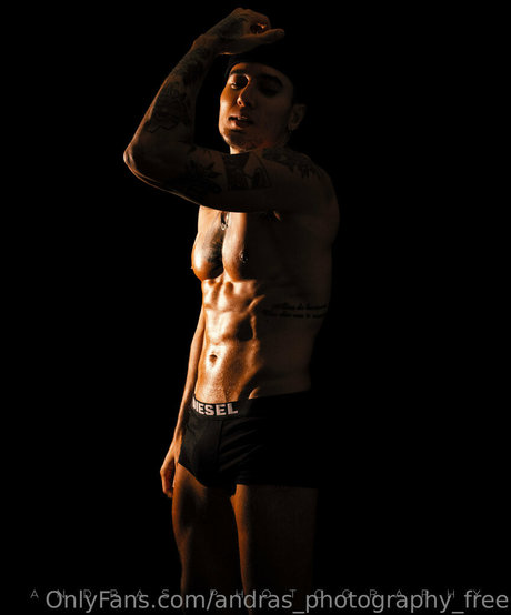 Naakte gelekte OnlyFans-foto van Andrasphotographyfree