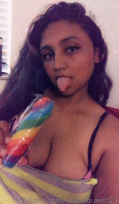 Naakte gelekte OnlyFans-foto van Islandqueen23