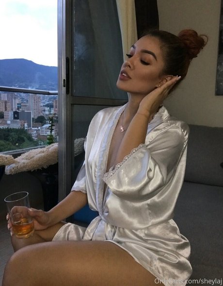 Naakte gelekte OnlyFans-foto van Sheylaj