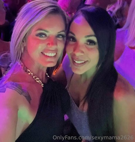 Naakte gelekte OnlyFans-foto van Sexymama2626