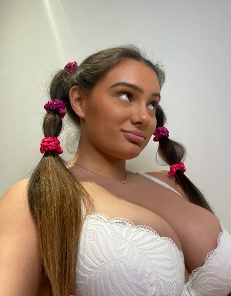 Naakte gelekte OnlyFans-foto van Delilahbellerae