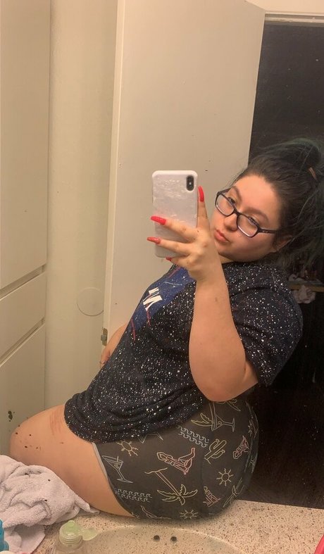 Naakte gelekte OnlyFans-foto van Shadydoll2