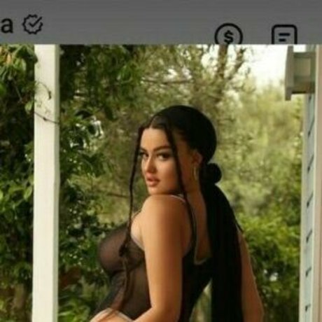 Naakte gelekte OnlyFans-foto van Encaofficial