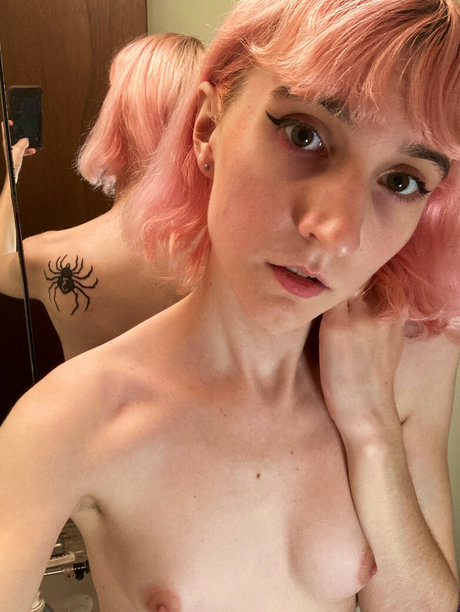 Naakte gelekte OnlyFans-foto van Bubblepinkelle