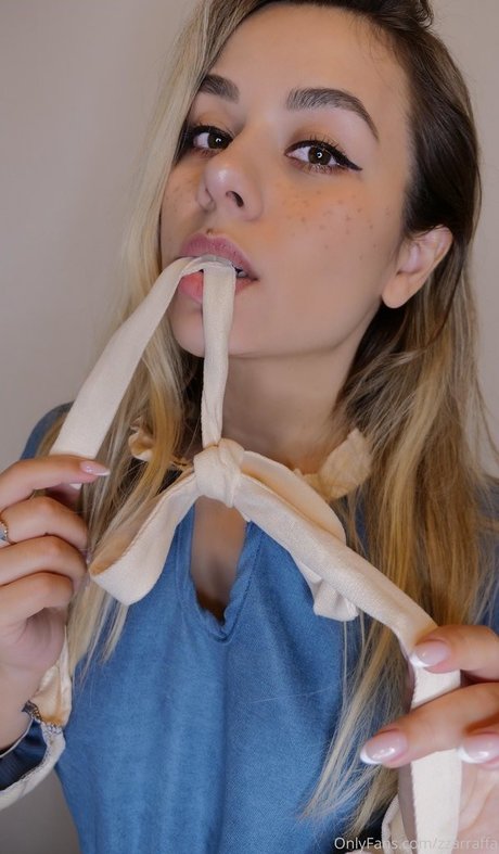 Naakte gelekte OnlyFans-foto van Honeygirl