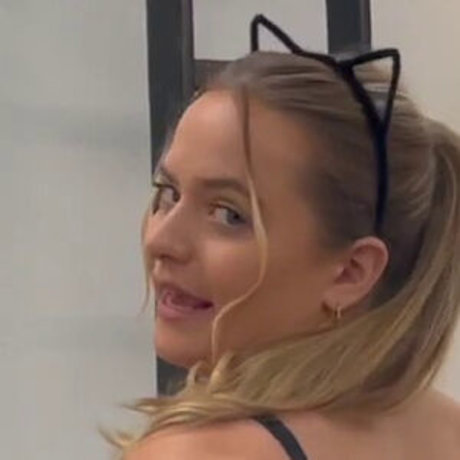 Naakte gelekte OnlyFans-foto van The Girl In Lingerie