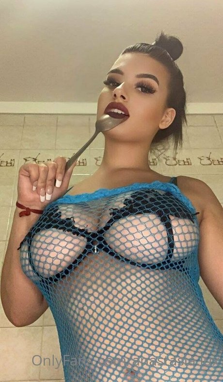 Naakte gelekte OnlyFans-foto van Anastasialux