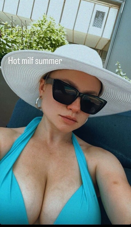 Naakte gelekte OnlyFans-foto van Natashatherussian