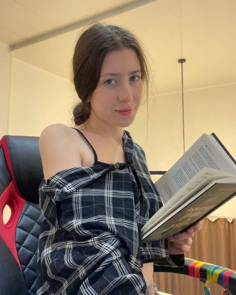 Naakte gelekte OnlyFans-foto van Mia Reed Miareeed