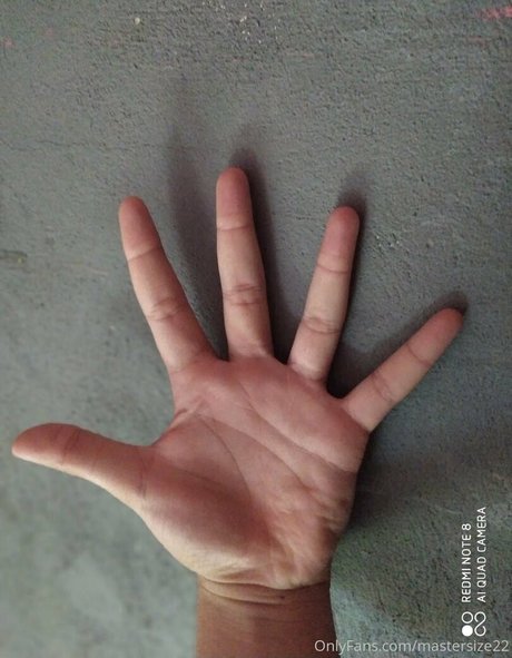 Naakte gelekte OnlyFans-foto van Mastersize22