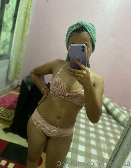 Naakte gelekte OnlyFans-foto van Chaniasa
