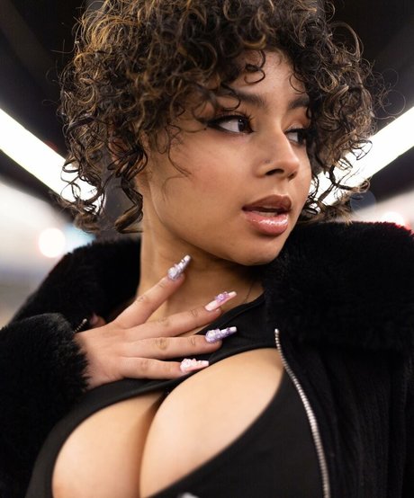 Naakte gelekte OnlyFans-foto van Jinxluvfil