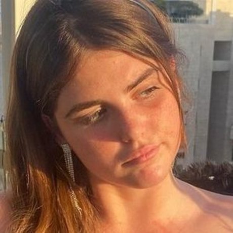 Naakte gelekte OnlyFans-foto van Shira Radin