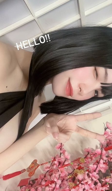 Naakte gelekte OnlyFans-foto van Lolaaasaur