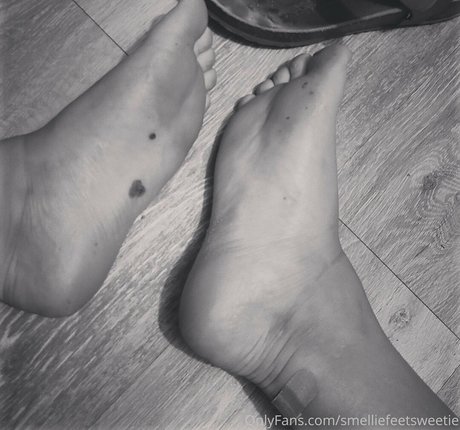 Smelliefeetsweetie