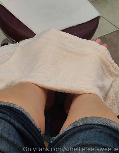 Smelliefeetsweetie