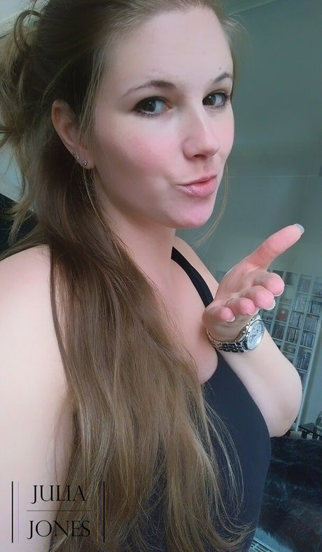 Naakte gelekte OnlyFans-foto van Juliajonesrocks