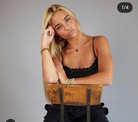 Naakte gelekte OnlyFans-foto van Spencer Jennings