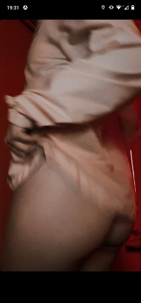 Naakte gelekte OnlyFans-foto van Melissa Nogas